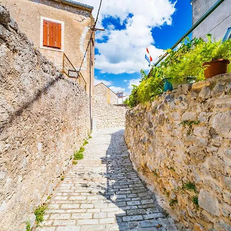 In Sv. Filip I Jakov 53896 Sveti Filip i Jakov